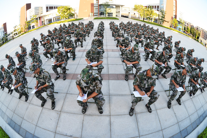 筑牢思想防线，政治考核.JPG