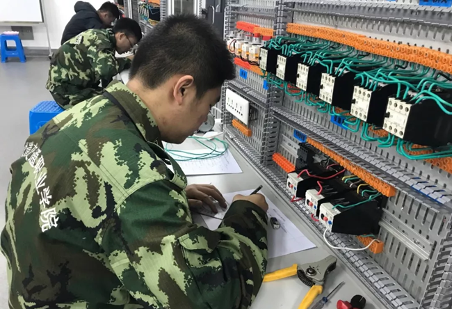 QQ图片20171225083011.png QQ图片20171225083011.png